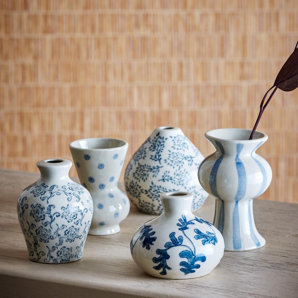 Bloomingville Quinto Vase 5er Set blau - Steingut Mini Vasen handbemalt für Tischdeko