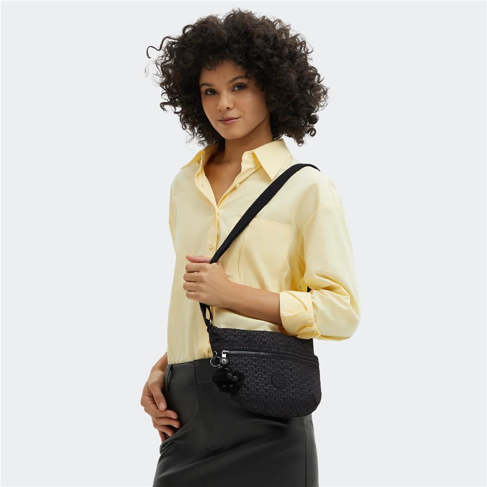 Kipling ARTO S, kleine Umhängetasche, Signature Emb (schwarz), Crossbody Tasche leicht