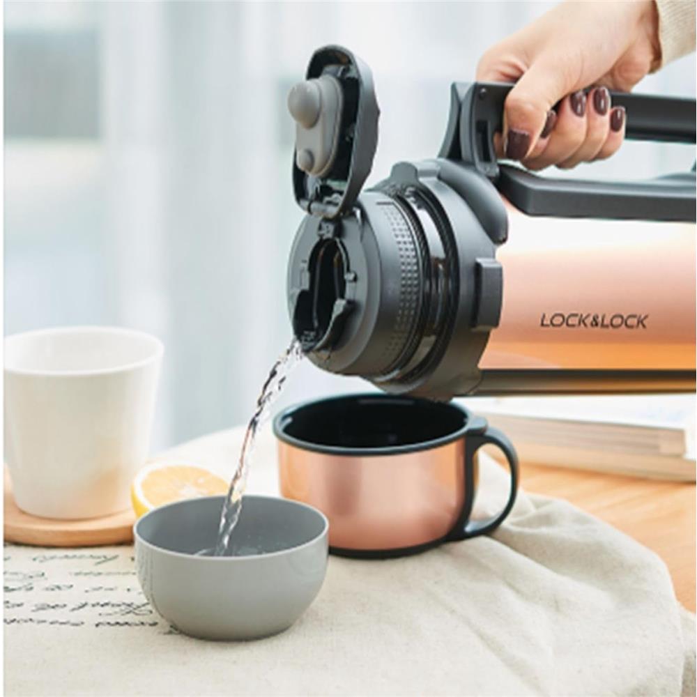 LocknLock Isolierkanne 1,5 L Rosegold - Thermoskanne Edelstahl mit Becher & Tragegurt