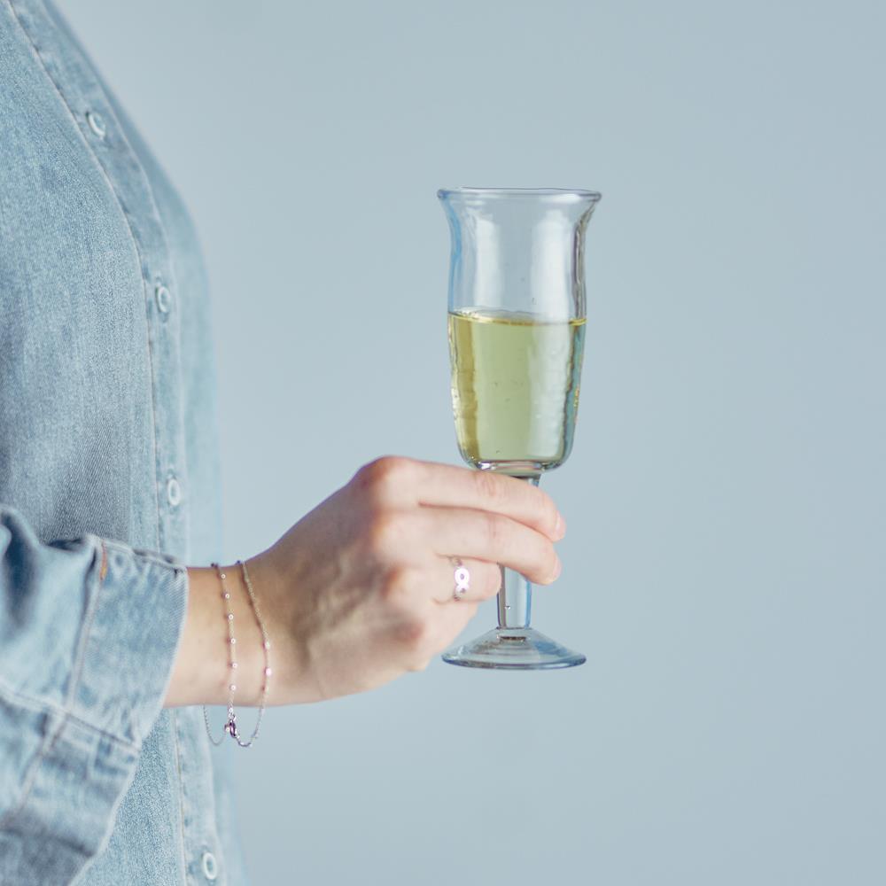 Bloomingville Asha Weinglas Klar aus recyceltes Glas D6xH17,5 cm 4er Set – gehämmertes Weinglas