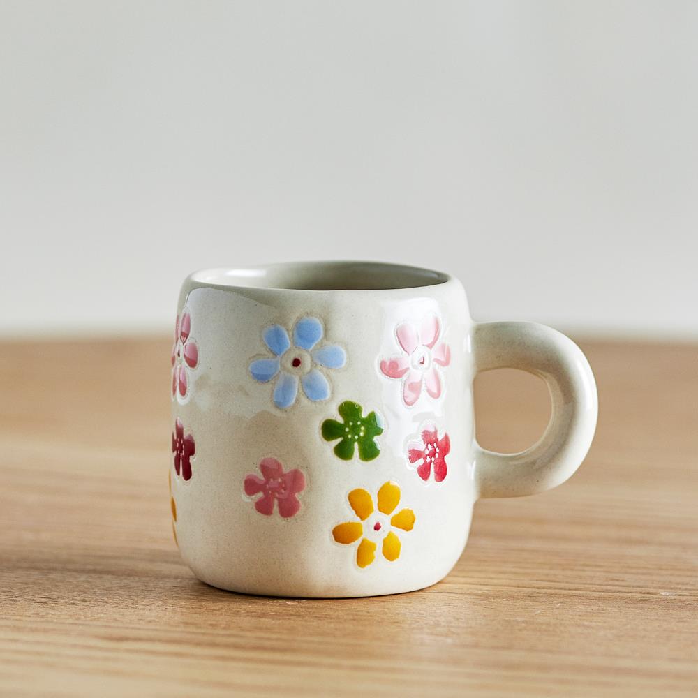 Bloomingville MINI Millie Tasse 110 ml beige - Steingut Tasse mit Blumenmotiv für Kinder & Küche