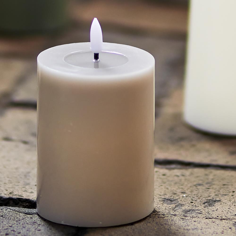 Bloomingville Ponza LED-Kerze 10 cm natur - LED Echtwachskerze mit 3D Flamme & Timer für Wohndeko