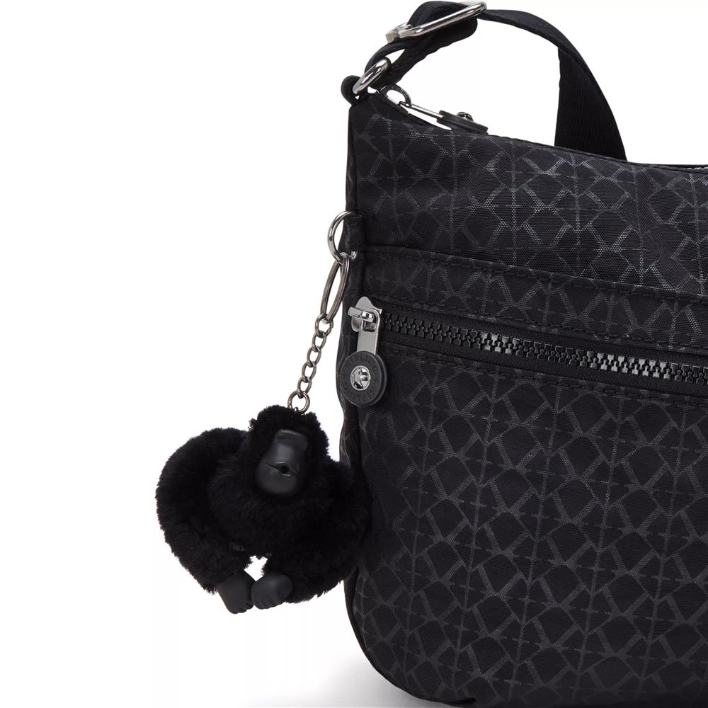 Kipling IZELLAH, mittelgroße Schultertasche, Signature Emb (schwarz), Umhängetasche mit viel Stauraum