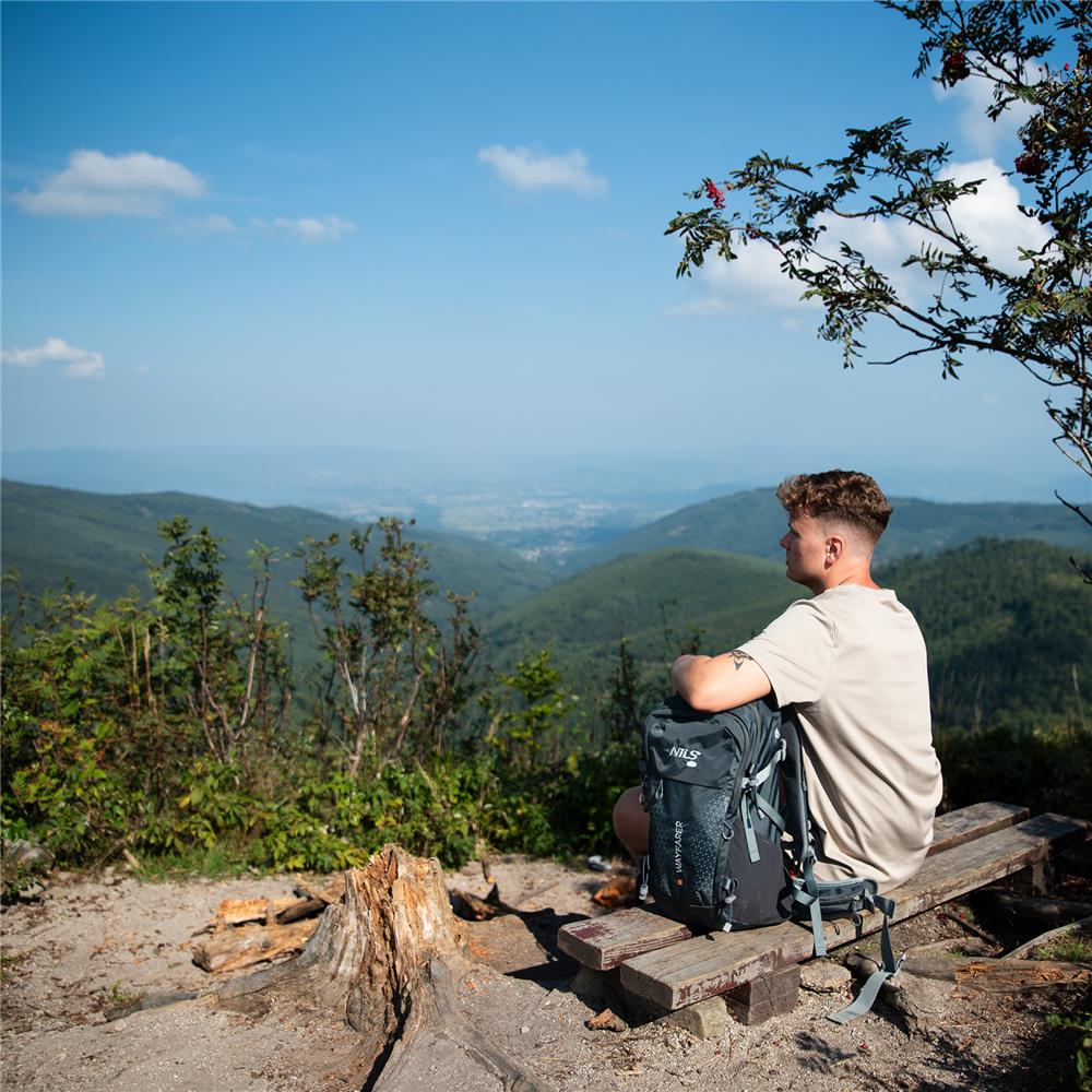 NILS CAMP Trekkingrucksack Wayfarer 35L in Grau - komfortabler Outdoor Rucksack mit Belüftung