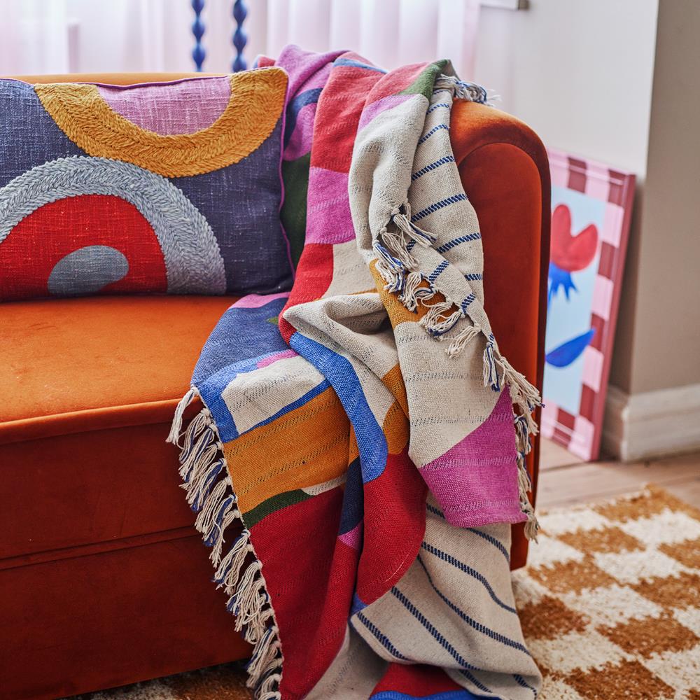 Bloomingville Artista Decke bunt - Baumwoll Plaid mit Fransen für Sofa Wohnzimmer & Deko
