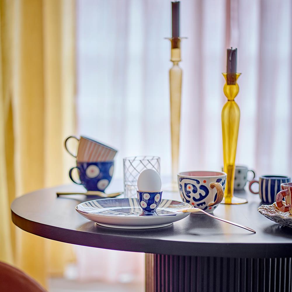 Bloomingville Eviaya Eierbecher 3er Set, Blau – handbemalte Steingut-Eierbecher