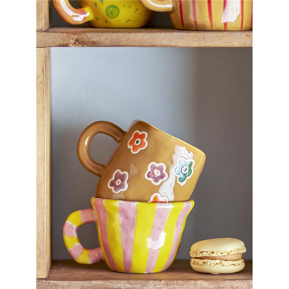 Bloomingville MINI Nini Tasse, Rosa mit gelben Streigen, Steingut, Kindertasse, dänisches Design