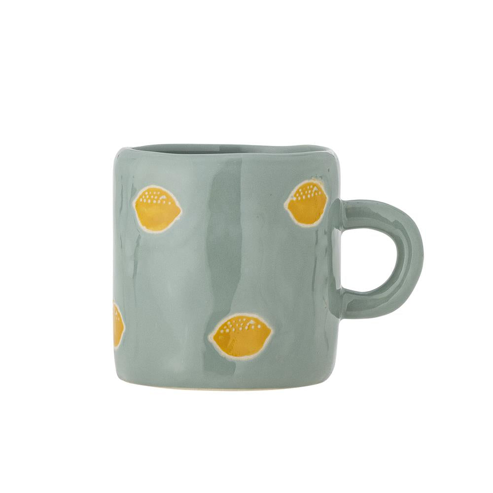 Bloomingville MINI Agnes Tasse, Grün mit Zitronen, Steingut, große Kindertasse, dänisches Design