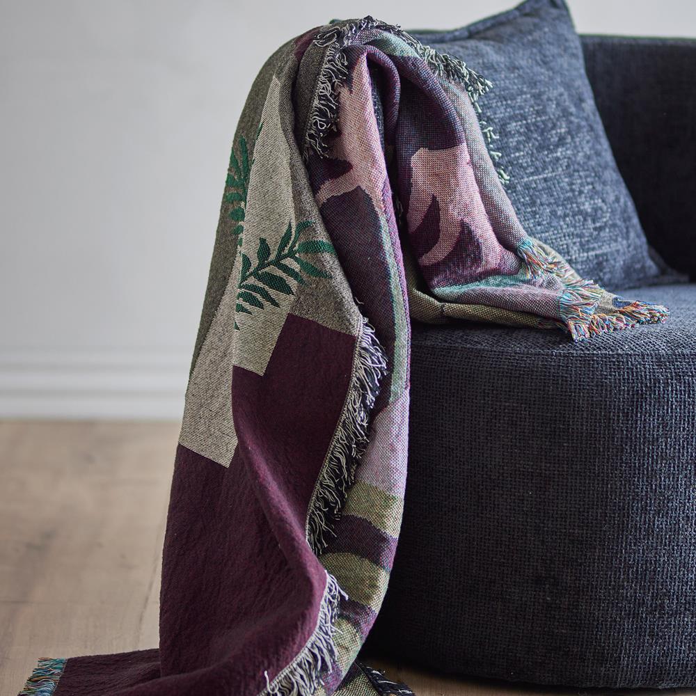 Bloomingville Vinay Decke 160x130 cm bunt - Plaid aus recycelter Baumwolle mit Wellenmuster für Sofa