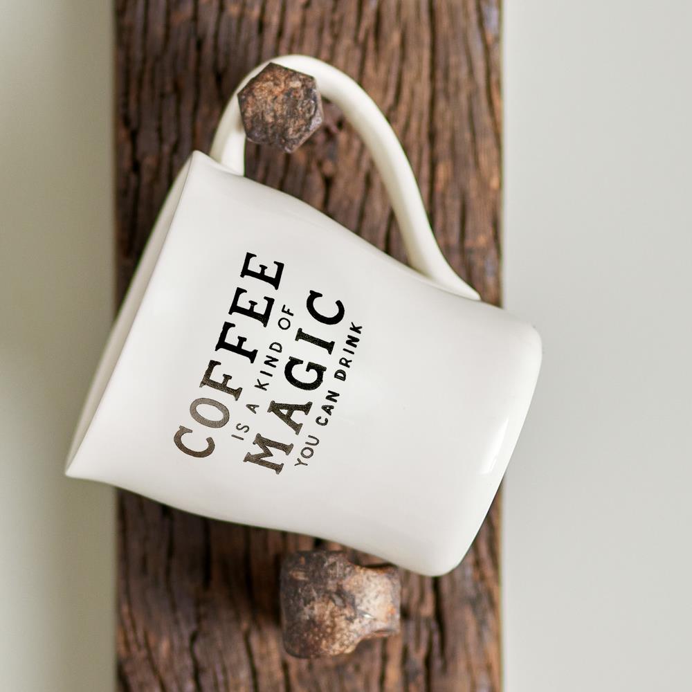 Bloomingville Wendy Tasse weiß 330 ml aus Steingut – Kaffeetasse mit Henkel für Küche & Tischdeko