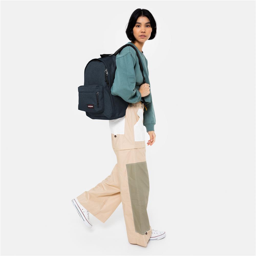 Eastpak OUT OF OFFICE, Rucksack, Triple Denim (blau), 27L, mit Laptopfach