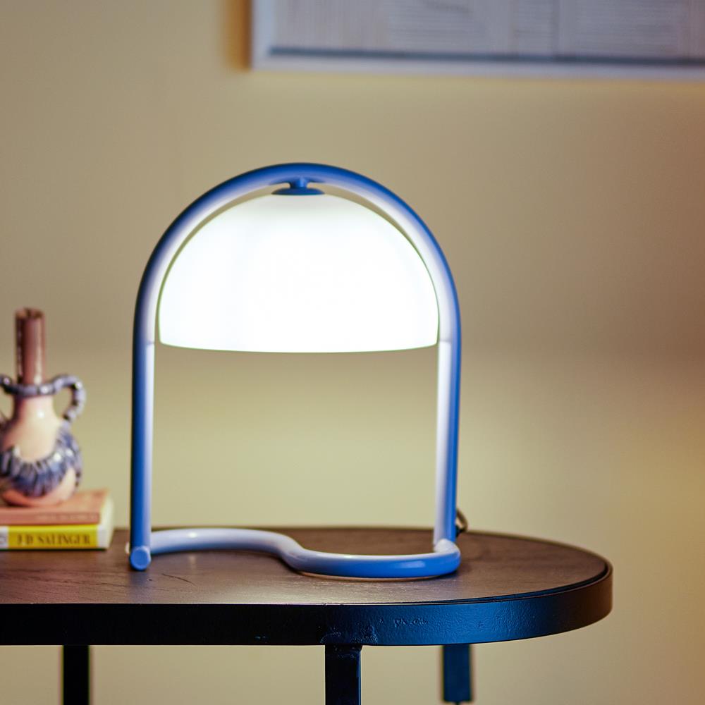 Bloomingville Favour Tischlampe Blau Acryl 24,5x29,5cm