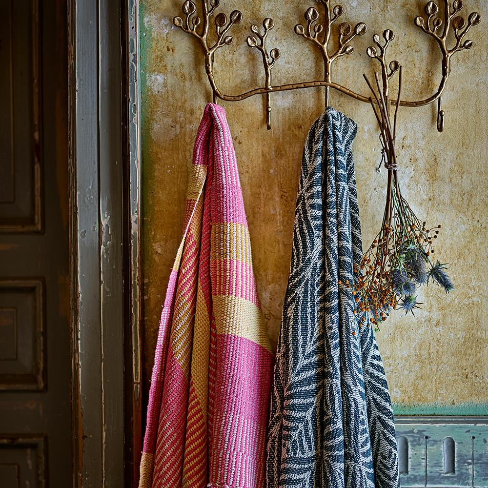 Bloomingville Isnel Decke 160x130 cm – Baumwolle mit Streifenmuster & Fransen