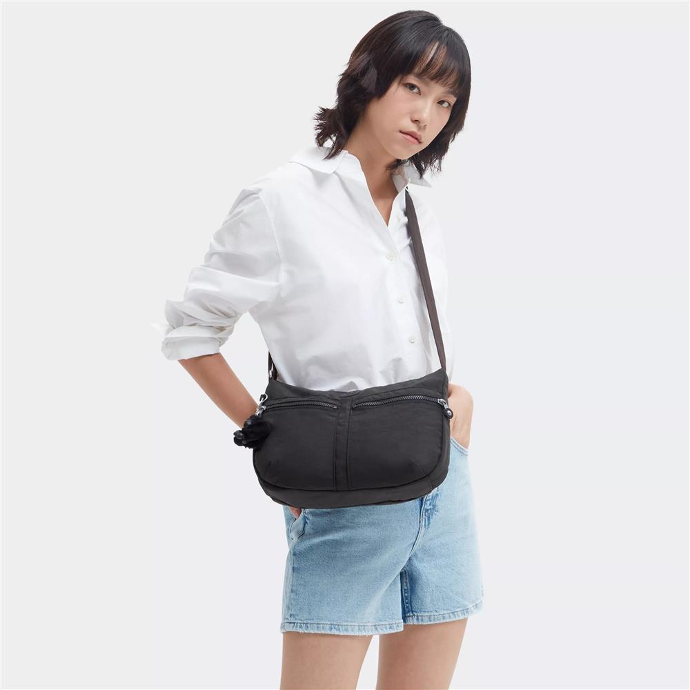 Kipling IZELLAH, mittelgroße Schultertasche, Black Noir (schwarz), Umhängetasche mit viel Stauraum