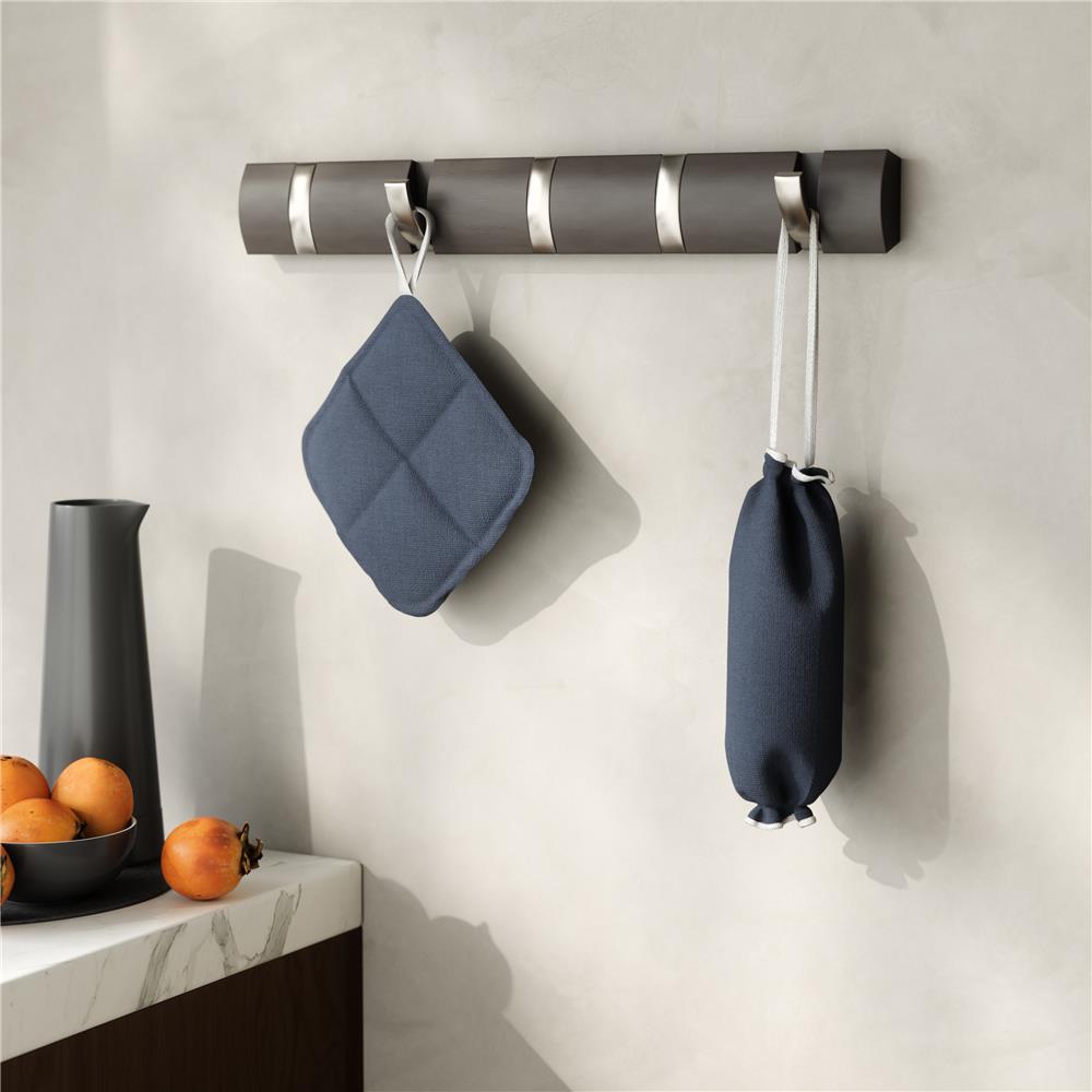 Umbra Flip Wandgarderobe, Garderobenleiste in Treibholz, mit 5 beweglichen Haken in Nickel