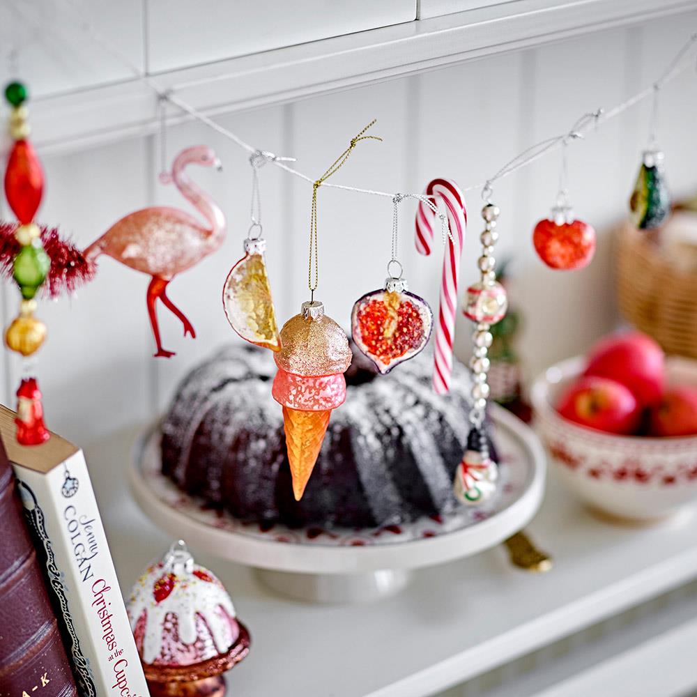Bloomingville Jolly Tortenständer – Steingut-Kuchenplatte Ø26 cm mit rotem Weihnachtsmotiv, dänisches Design