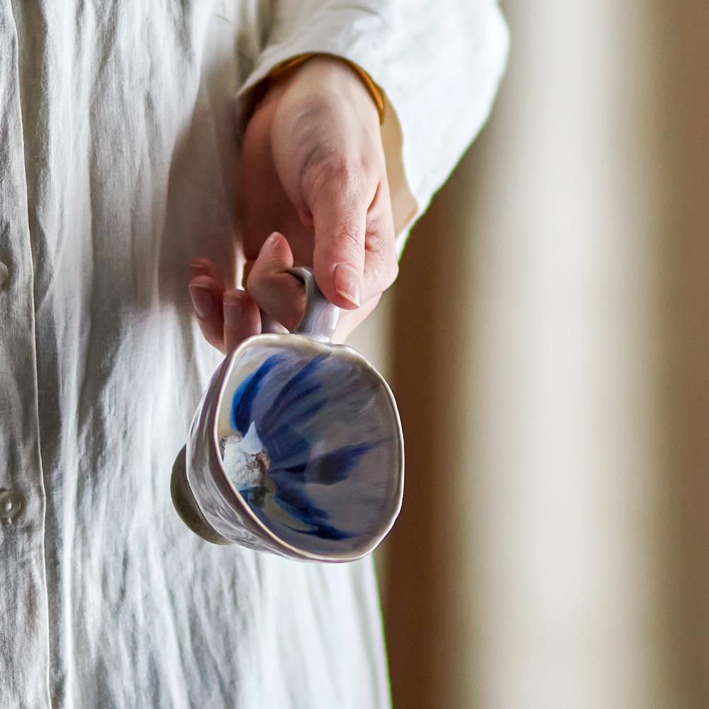 Bloomingville Imogen Tasse aus Steingut in Bunt 175 ml – handgefertigte Tasse für Küche