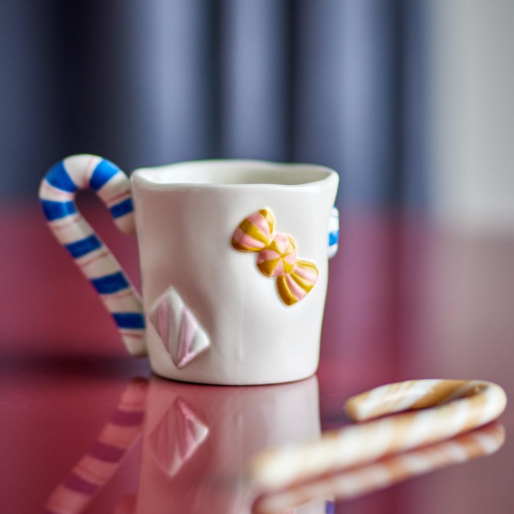 Bloomingville Candice Tasse 2er Set 264 ml bunt Steingut Weihnachtstassen mit Zuckerstangenhenkel
