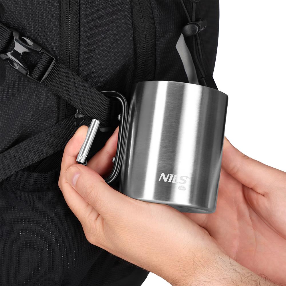 NILS CAMP Campingbecher Edelstahl 300 ml Schwarz - doppelwandiger Outdoor Becher mit Karabiner für Camping