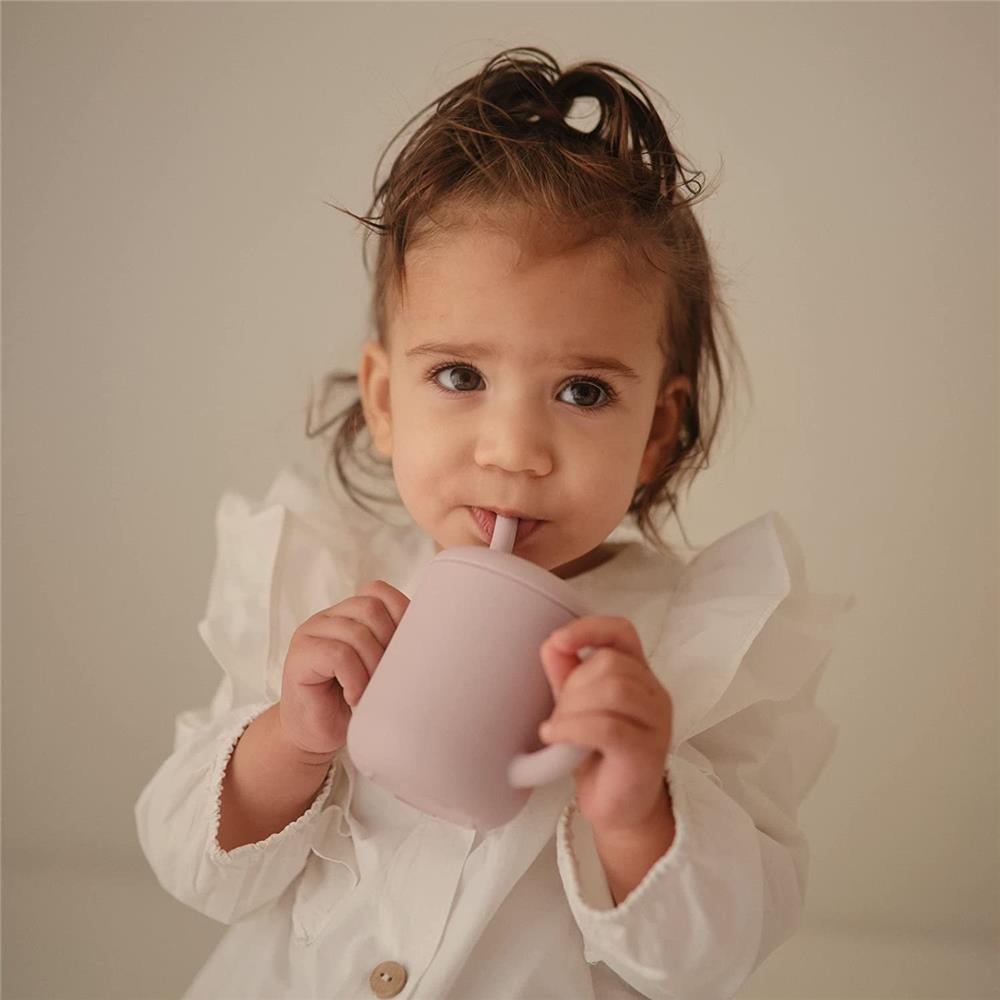 Mushie Silikon-Trinklernbecher mit Strohhalm, Blush, BPA-frei