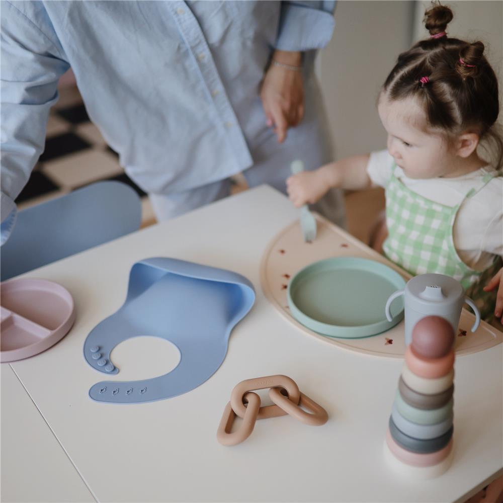 Mushie Silikon-Kinderteller, Cambridge Blue, Teller mit Rutschfestem Saugnapf