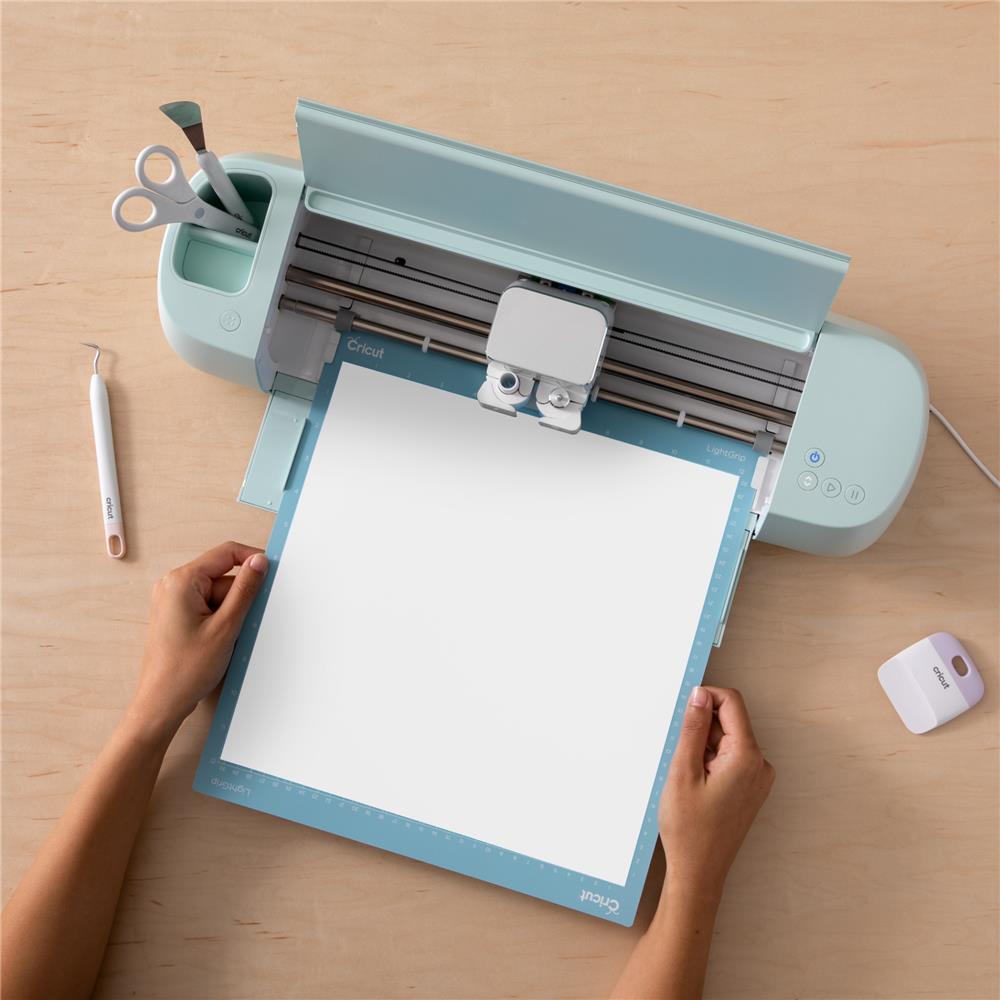 Cricut Iron-On mit UV-aktivierter Farbveränderung in Weiß - Rot 1 Rolle 30,5x48,2cm