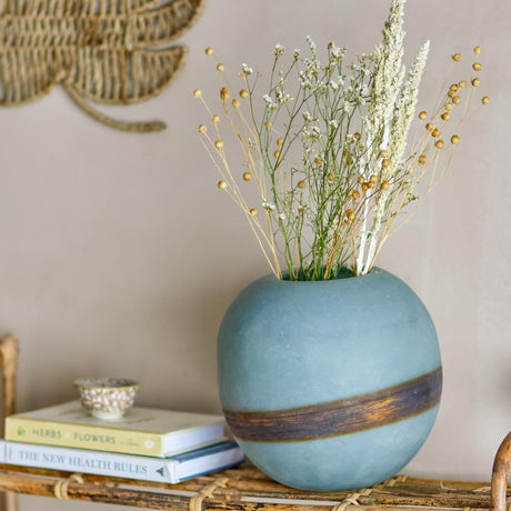 Bloomingville Melike Vase blau D20 cm aus Glas – runde Dekovase für Wohnzimmer & Tischdeko