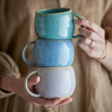 Bloomingville Harriet Becher 3er Set aus Steingut in Blau, Punktmuster mit reaktiver Glasur