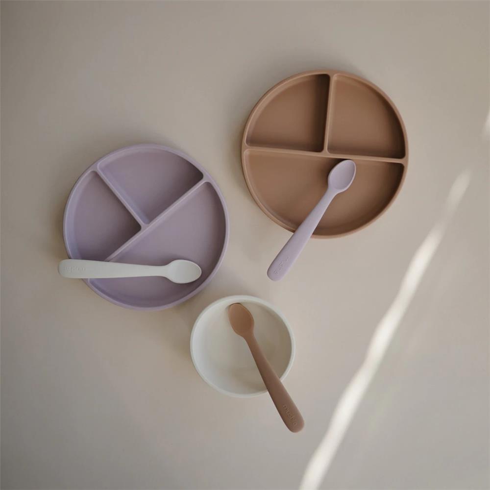 Mushie Silikon-Kinderteller, Soft Lilac, Geteilter Teller mit Rutschfestem Saugnapf