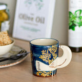 Bloomingville Hezha Tasse Blau 260 ml – Steingut mit Vogelgriff & 3D-Motiv