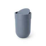 Umbra Touch Abfalleimer 6 L mit Schwingdeckel, in Schieferblau, Kosmetikeimer, Papierkorb, Badezimmereimer