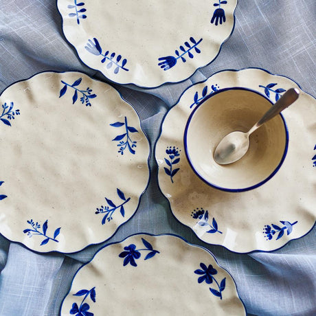 Bloomingville Eimy Teller 4er Set D20,5 cm blau - Steingut Teller mit Blumenmotiv für Tischdeko