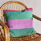 Bloomingville Isnel Kissen 45x45 cm rosa/grün - Kissen aus recycelter Baumwolle mit Streifenmuster für Sofa