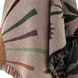 Bloomingville Yash Decke 160x130 cm bunt - Plaid aus recycelter Baumwolle mit botanischem Muster für Sofa
