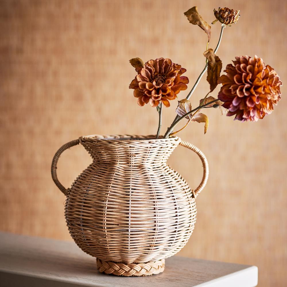Bloomingville Uni Vase natur - Glasvase mit Rattan Geflecht für Wohnzimmer & Boho Deko