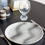 Bloomingville Paula Teller aus Steingut in Grau D26,5 cm – großer Speiseteller für Esszimmer