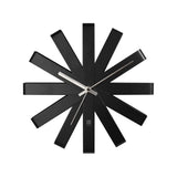 Umbra Ribbon Wanduhr Schwarz Moderne Quarz Wanduhr aus gebogenem Metall