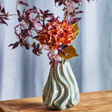 Bloomingville Dilara Vase blau - Steingut Vase skulptural für Wohnzimmer Tischdeko Deko
