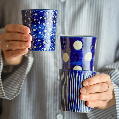 Bloomingville Minoa Tasse blau 190 ml aus Steingut – stapelbares 3er Set für Küche & Tischdeko