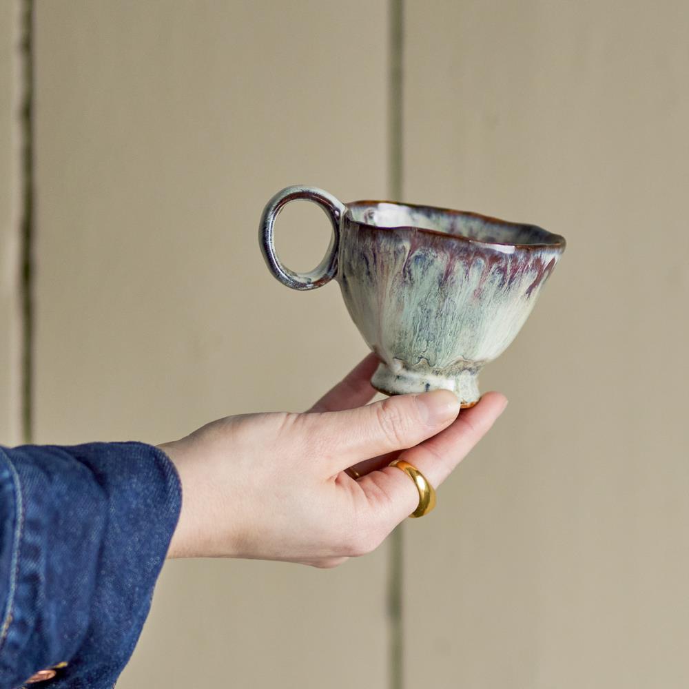 Bloomingville Imogen Tasse aus Steingut in Bunt 175 ml – handgefertigte Tasse für Küche