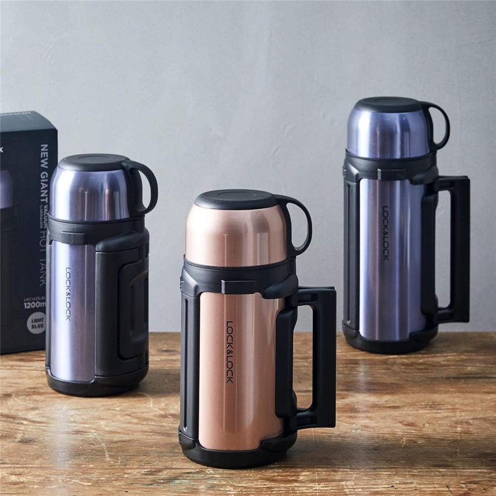 LocknLock Isolierkanne 1,5 L aus Edelstahl mit Becher & Tragegurt