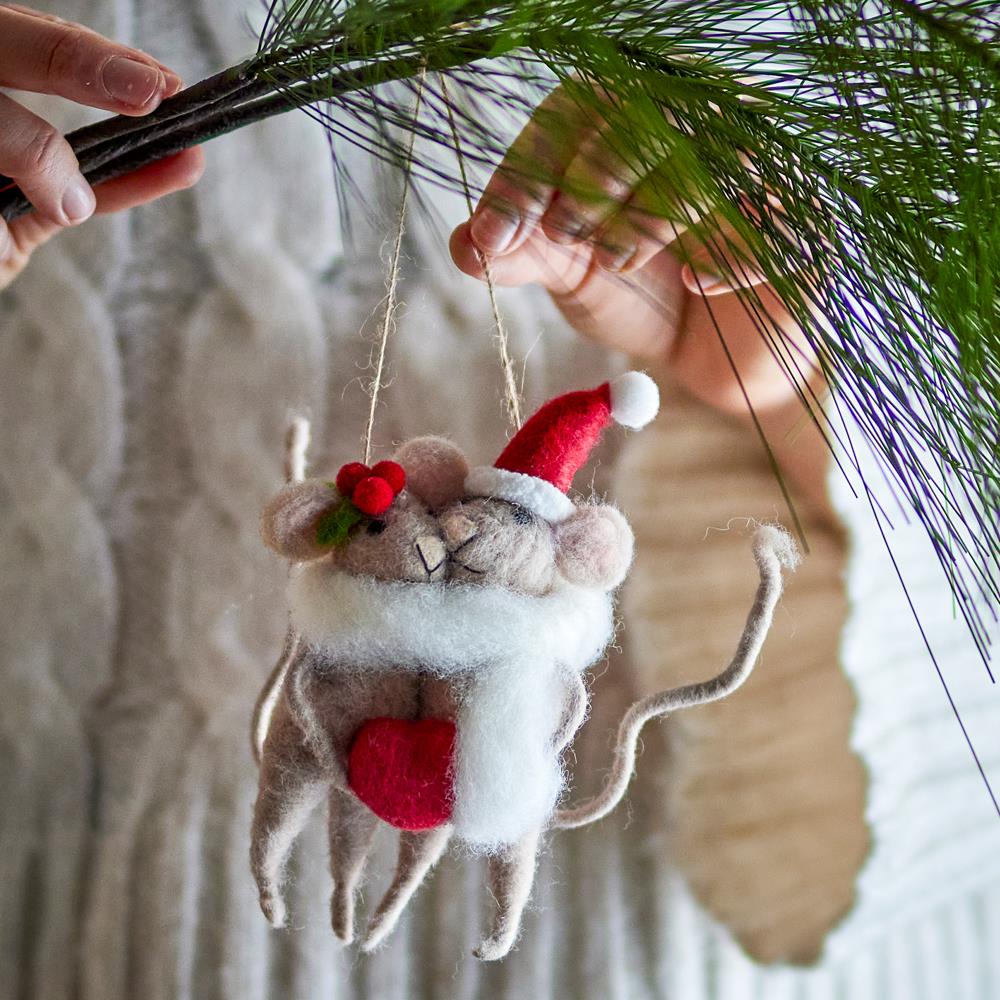 Bloomingville Peo Ornament Grau Wolle Weihnachtsanhänger Mäuse mit Herz