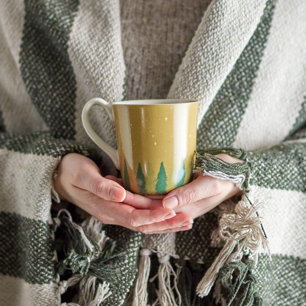 Bloomingville Spruce Tannenbaum Tasse, Grün, Steingut 350 ml Weihnachtstasse
