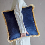 Bloomingville Eydis Kissen Blau – Dekokissen 45x45 cm aus Viskose & Baumwollvelours