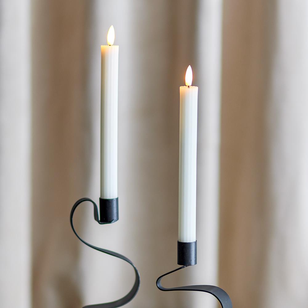 Bloomingville Ponza LED-Kerze 2er Set 24,5 cm weiß - LED Stabkerzen mit 3D Flamme & Timer