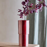Bloomingville Floki Vase rot - handbemalte Steingutvase mit Streifenmuster für Wohnzimmer & Dekoration