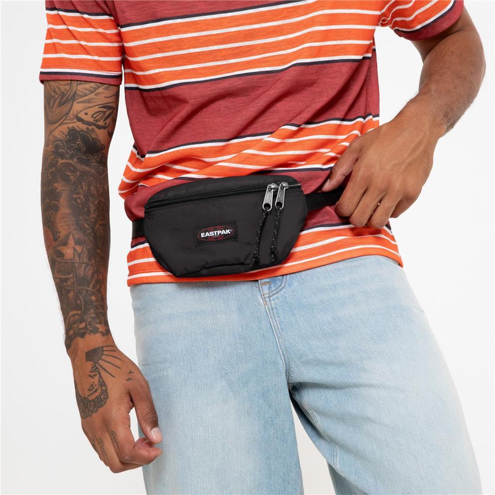 Eastpak SPRINGER, Kleine Umhängetasche, Powr Black (schwarz), 2L, Bauchtasche