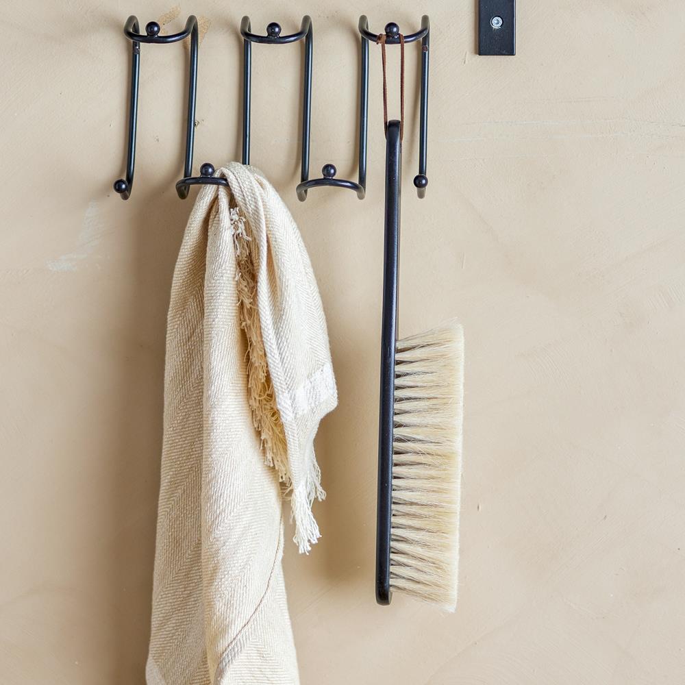 Bloomingville Cleaning Besen aus Buche in Schwarz – stilvoller Handbesen für Haushalt und Deko