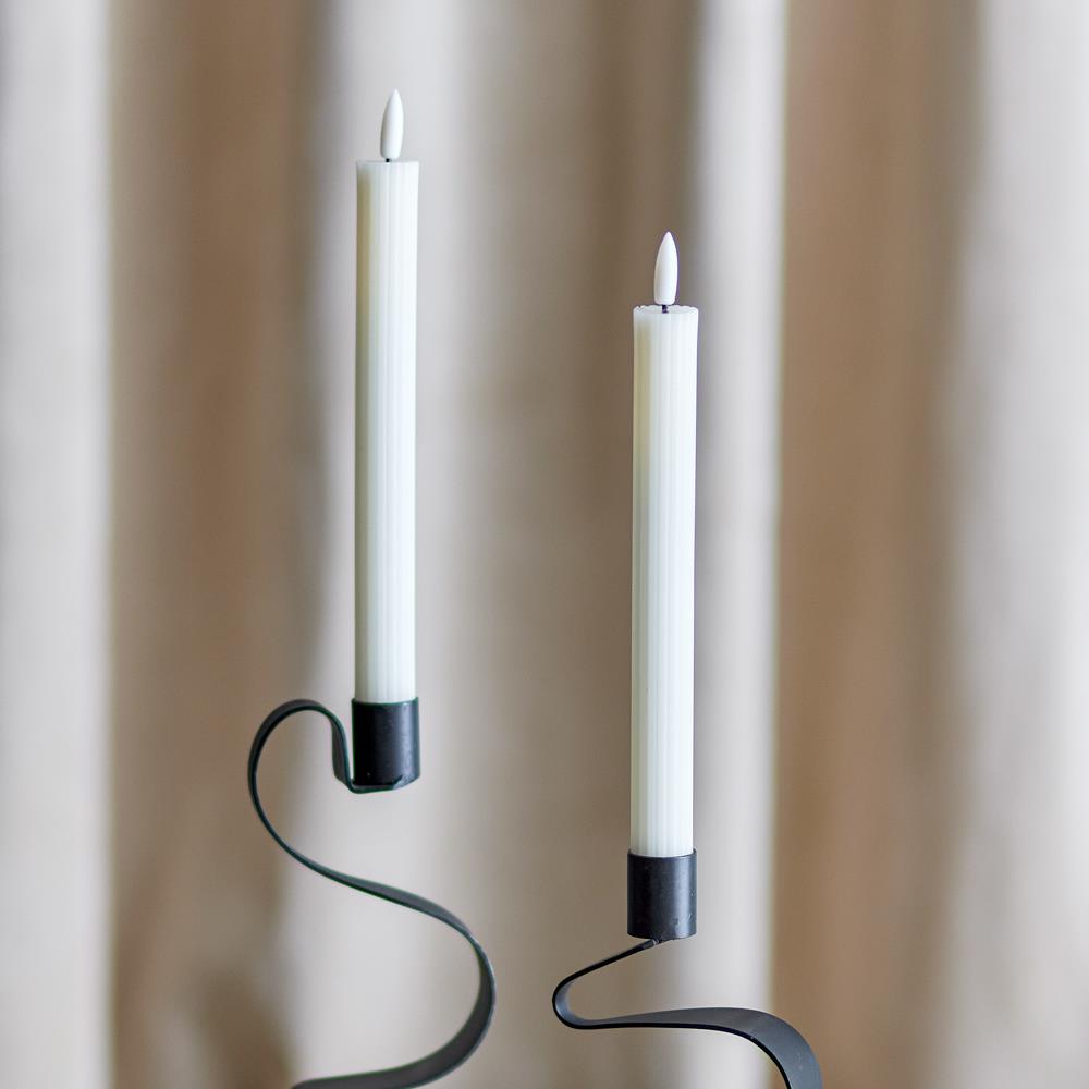 Bloomingville Ponza LED-Kerze 2er Set 24,5 cm weiß - LED Stabkerzen mit 3D Flamme & Timer