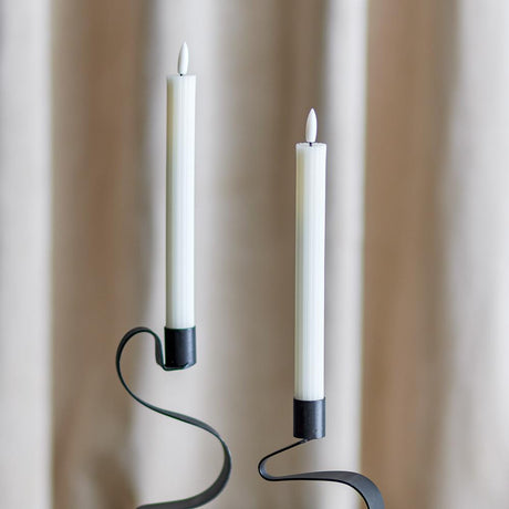 Bloomingville Ponza LED-Kerze 2er Set 24,5 cm weiß - LED Stabkerzen mit 3D Flamme & Timer